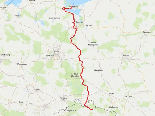 Mapa pokazuje szlak rowerowy Odra-Nysa, biegnący od Świnoujścia przez Szczecin, Gorzów Wlkp., Zieloną Górę, aż po Czechy.